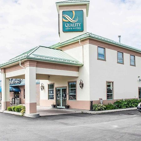 Quality Inn & Suites 1000 Islands Gananoque Exterior photo